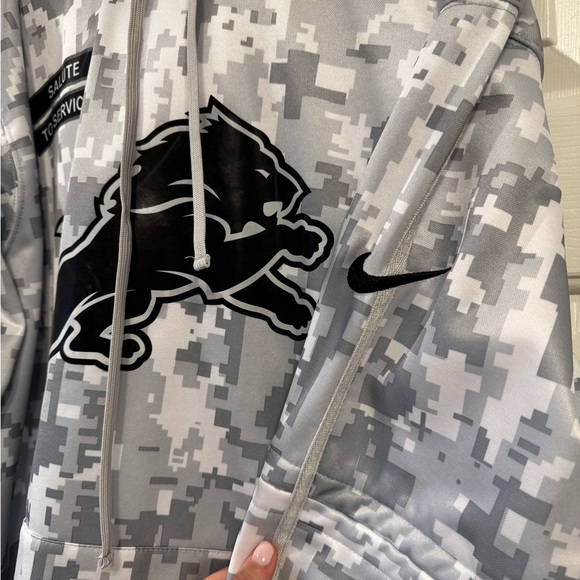 Never Worn! NFL - Lions Salute to Service Hoodie - Picture 3 of 5